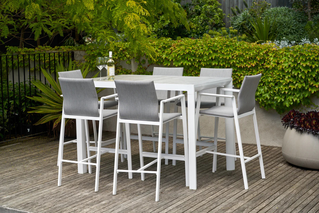 Outdoor Bar Tables and Stools