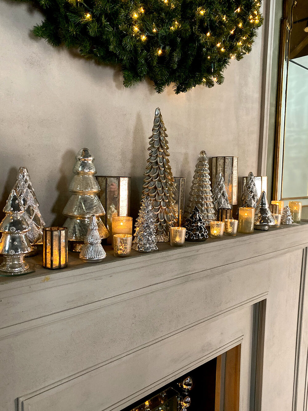 fireplace mantle decoration for Snowy Christmas Ideas