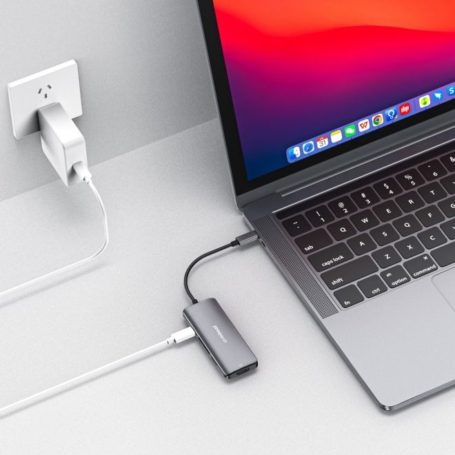 7-in-1 USB-C 3.2 Gen2 Hub with 8K Video, 10Gbps Data – Space Grey