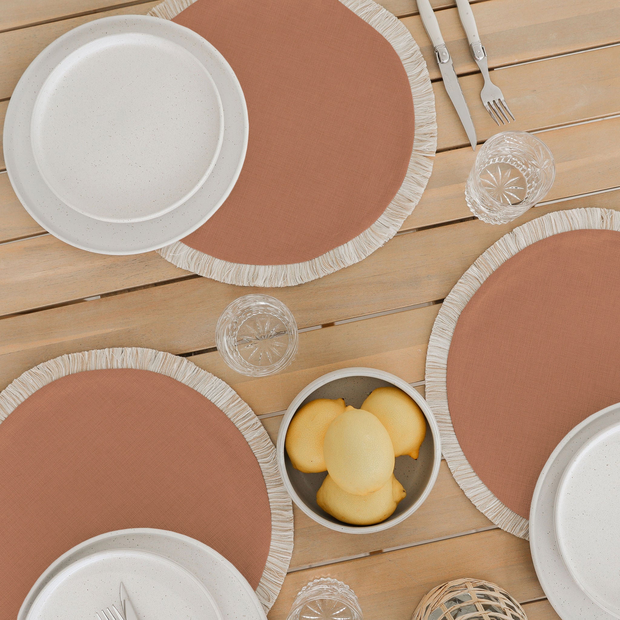 Round Placemat-Coastal Fringe Natural-40cm – Solid Clay