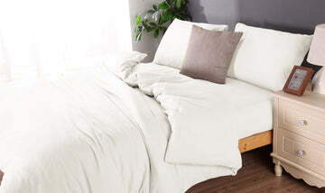 Microflannel duvet cover and sheet comb set king white