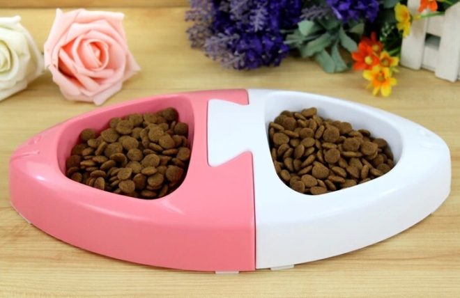 2 x Medium Pet Plastic Rabbit Dog Feeding Bowls Cat Rabbit Guinea Pig Feeder