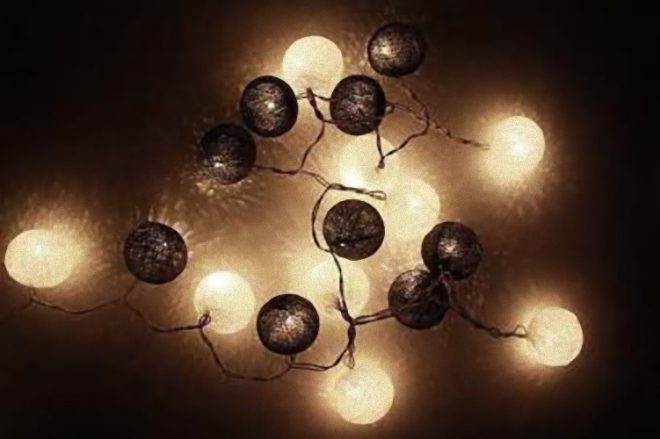 1 Set of 20 LED Black White 5cm Cotton Ball Battery Powered String Lights Xmas Gift Home Wedding Party Bedroom Decoration Outdoor Indoor Table Centrepiece