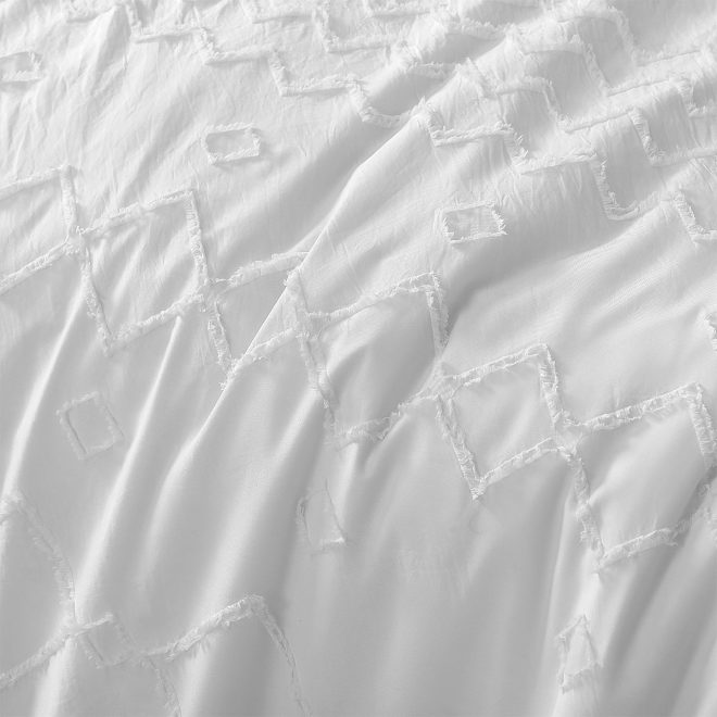 White Zig Zag Super Soft Tufted Quilt Cover Set King